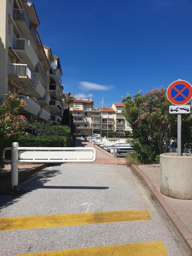 Magnifique T2 Au Calme Avec Une Superbe Vue Sur Le Port Canet Exterior foto