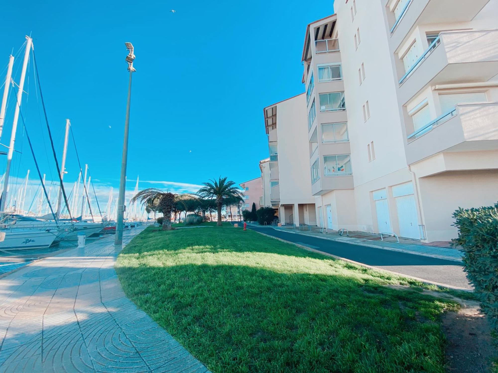 Magnifique T2 Au Calme Avec Une Superbe Vue Sur Le Port Canet Exterior foto
