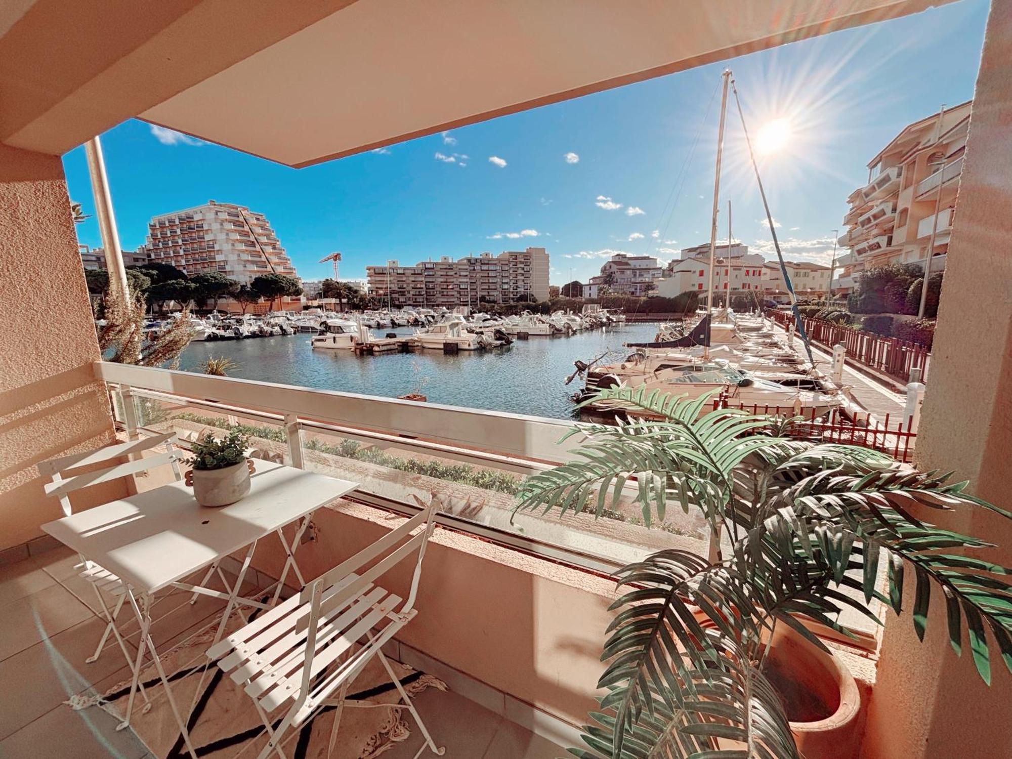 Magnifique T2 Au Calme Avec Une Superbe Vue Sur Le Port Canet Exterior foto
